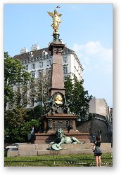 License: Statue honoring Mozart