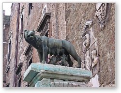 License: Statue of the wolf and Romulus and Remus - Legend of the founding of Rome