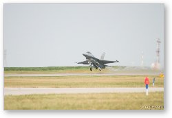 License: F-16 Falcon taking off