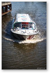 License: Canal boat on tour