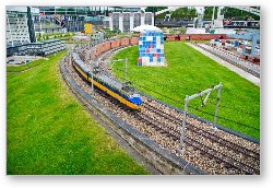 License: Train tracks and Dutch Intercity train