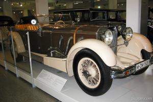Old car inside Deutsches Museum