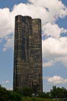 Lake Point Tower (condos)