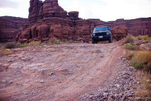 A slight downhill obstacle