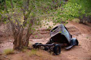 Exposed vehicle grave
