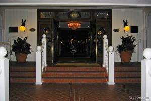 Entrance to the hotel