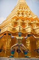 Khon figures guarding a stupa