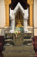 Wat Traimit Witthayaram Worawiharn