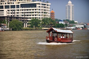 Water taxi on Chao Phraya