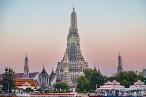 Wat Arun sunset from the Chao Phraya River