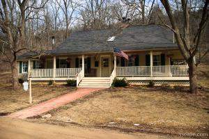 Pine Hollow Inn - Bed and Breakfast