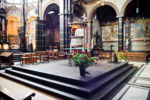 Inside St Nicolas Church (St Nicolaaskerk)