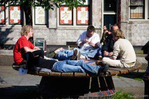 Teens hanging out in Nieuwmarkt
