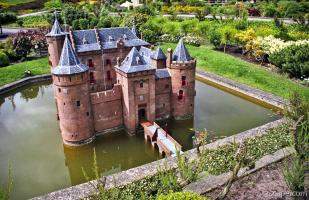 Next: Muiderslot Castle, Muiden