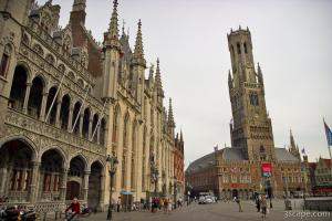 Markt and the Belfort en Hallen (Belfry)