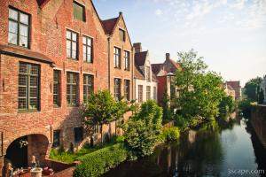 Morning sun on the canals