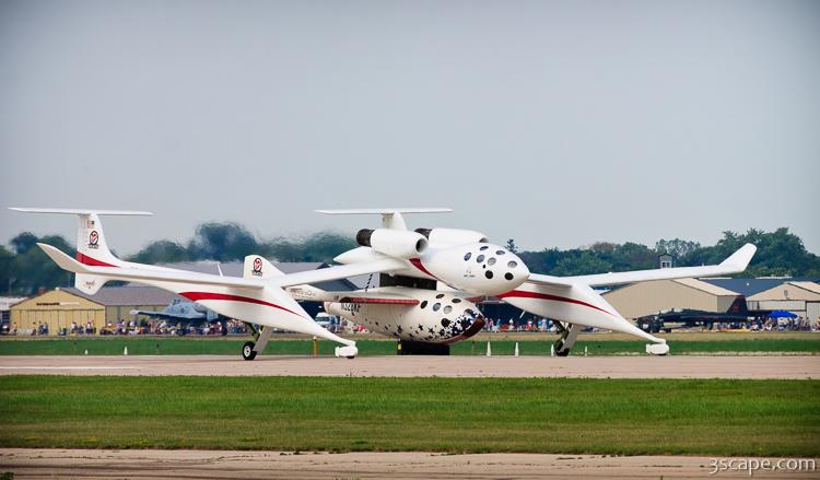 White Knight and SpaceShipOne taking off