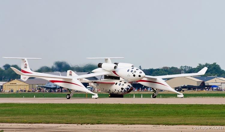White Knight and SpaceShipOne taking off