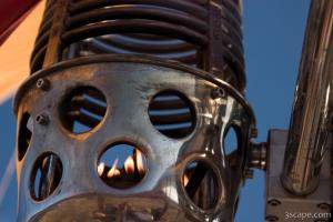 Hot air balloon burner