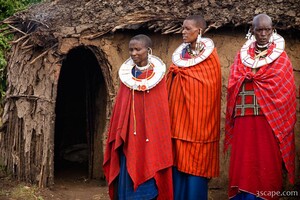 Maasai women