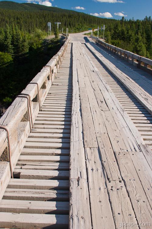 Small wooden bridge over Riviere Hart Jaune