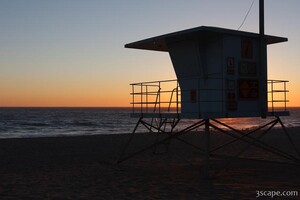 Previous: Lifeguard shack at sunset at Leo Carrillo State Beach