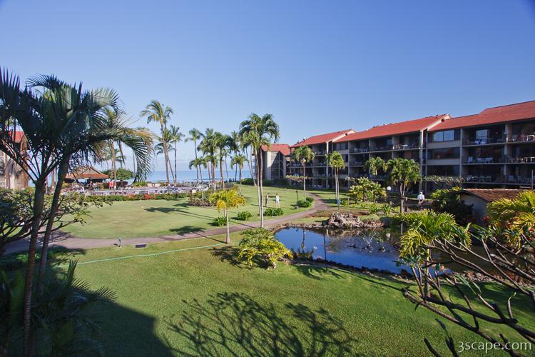 Papakea Resort grounds with view of the ocean
