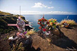 Cliff side memorial along Honoapiilani Highway