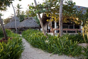 Walkway to the buffet