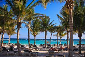 Beach and clear blue water of the Gulf of Mexico
