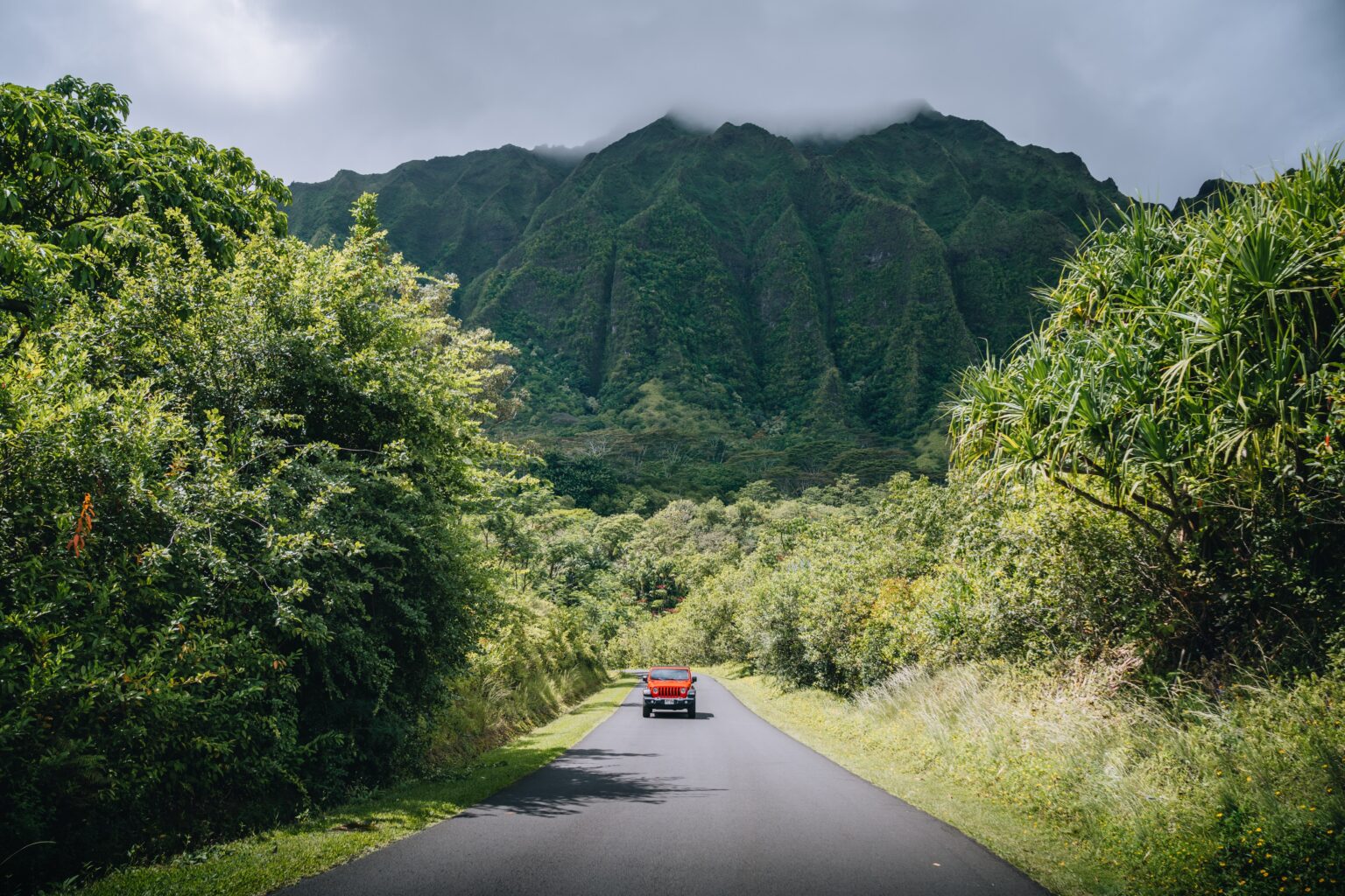 Explore the Most Scenic Spots in Oahu Adam Romanowicz