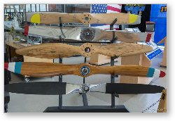 License: Collection of vintage propellers