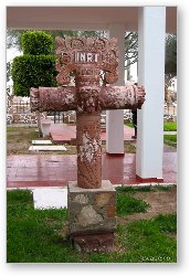 License: Cross in the La Pinta courtyard