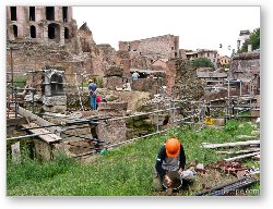 License: Workers at the Roman Forum