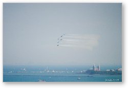 License: USAF F-16 Thunderbirds in Delta formation over Chicago's lakefront