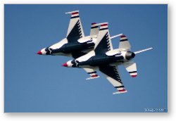 License: USAF F-16 Thunderbirds in formation