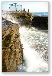 License: Rocky Pacific shoreline near San Diego