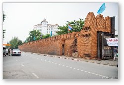 License: The wall and gateway to old Chiang Mai