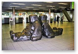 License: Metal sack-man art at Schiphol Airport