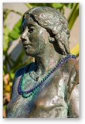 License: Fountain Lady Statue with beads