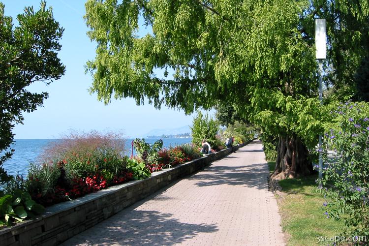 Walking path on Lake Geneva (Montreux)