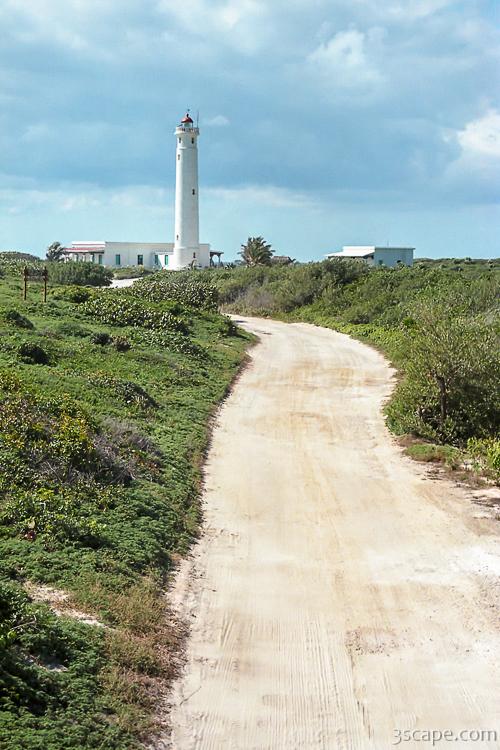 Sandy road to Punta Colarain Lighthouse