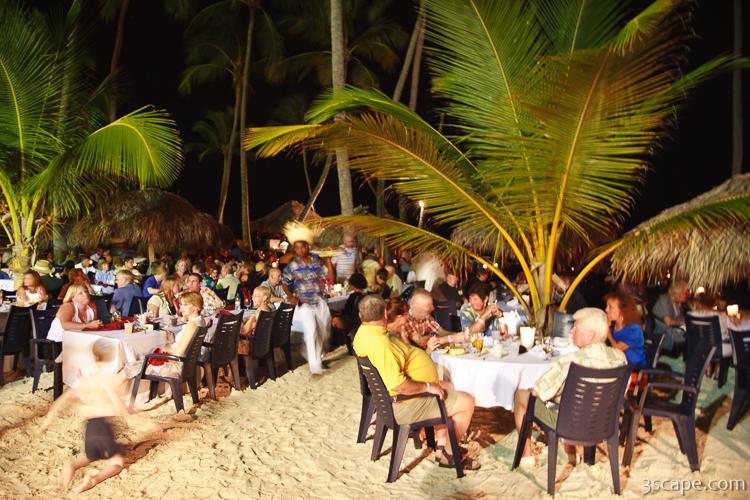One night during the week, there was a beach party and buffet