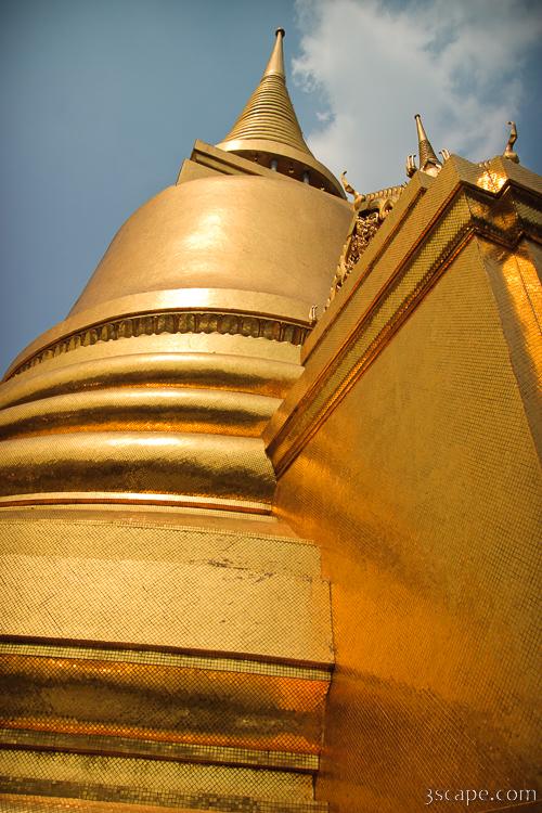 Phra Sri Rattana (Golden Chedi)