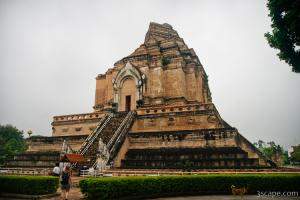 Huge pagoda of Wat Chedi Luang was partially destroyed in a 1545 earthquake