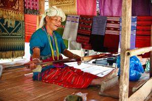 Karen woman weaving