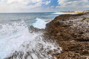 Rough waves at Grand Cayman blow holes area