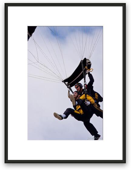 Vince Vaughn with Army paratrooper Framed Fine Art Print